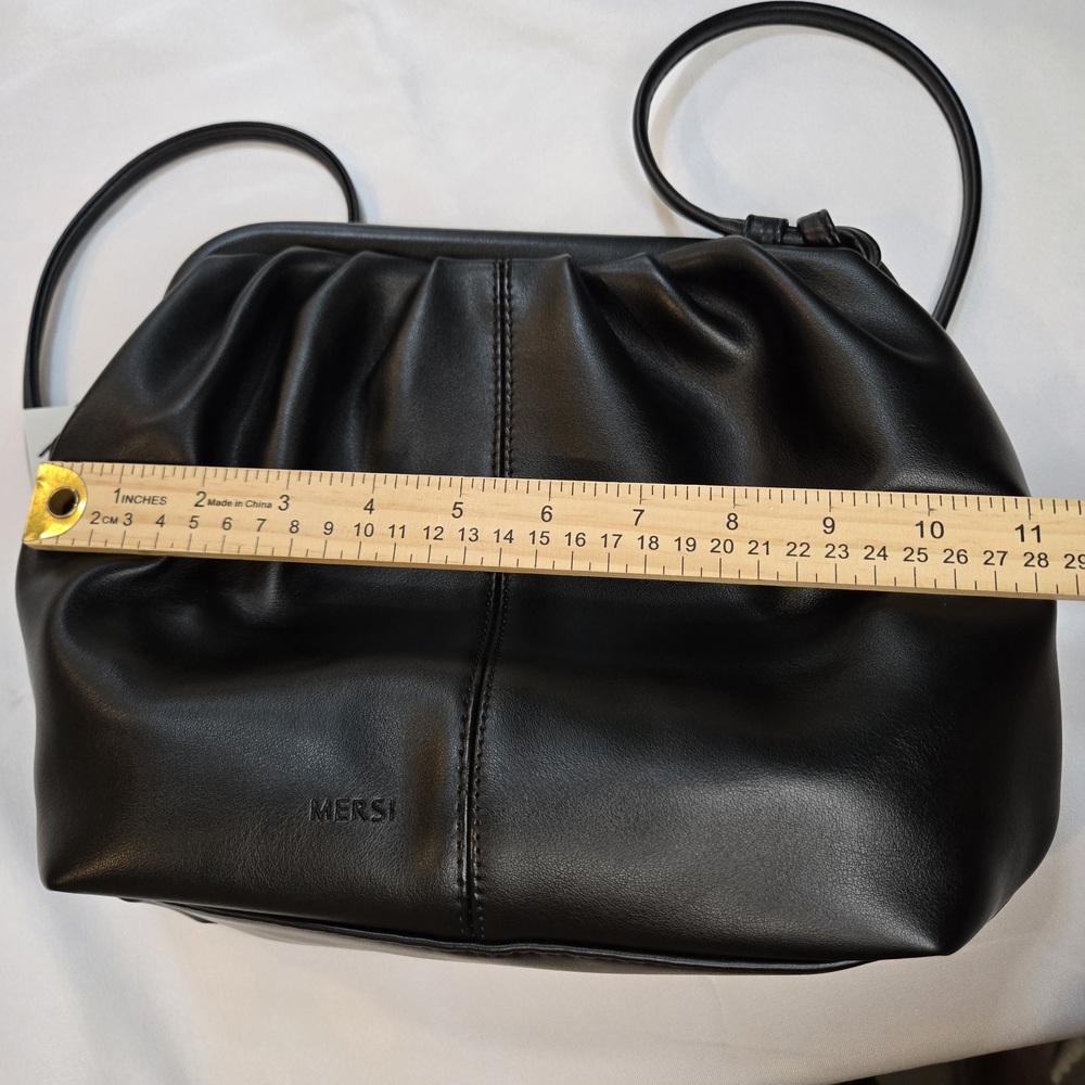 Mersi Black Leather Bag with Coral Lining - Picture 5 of 16